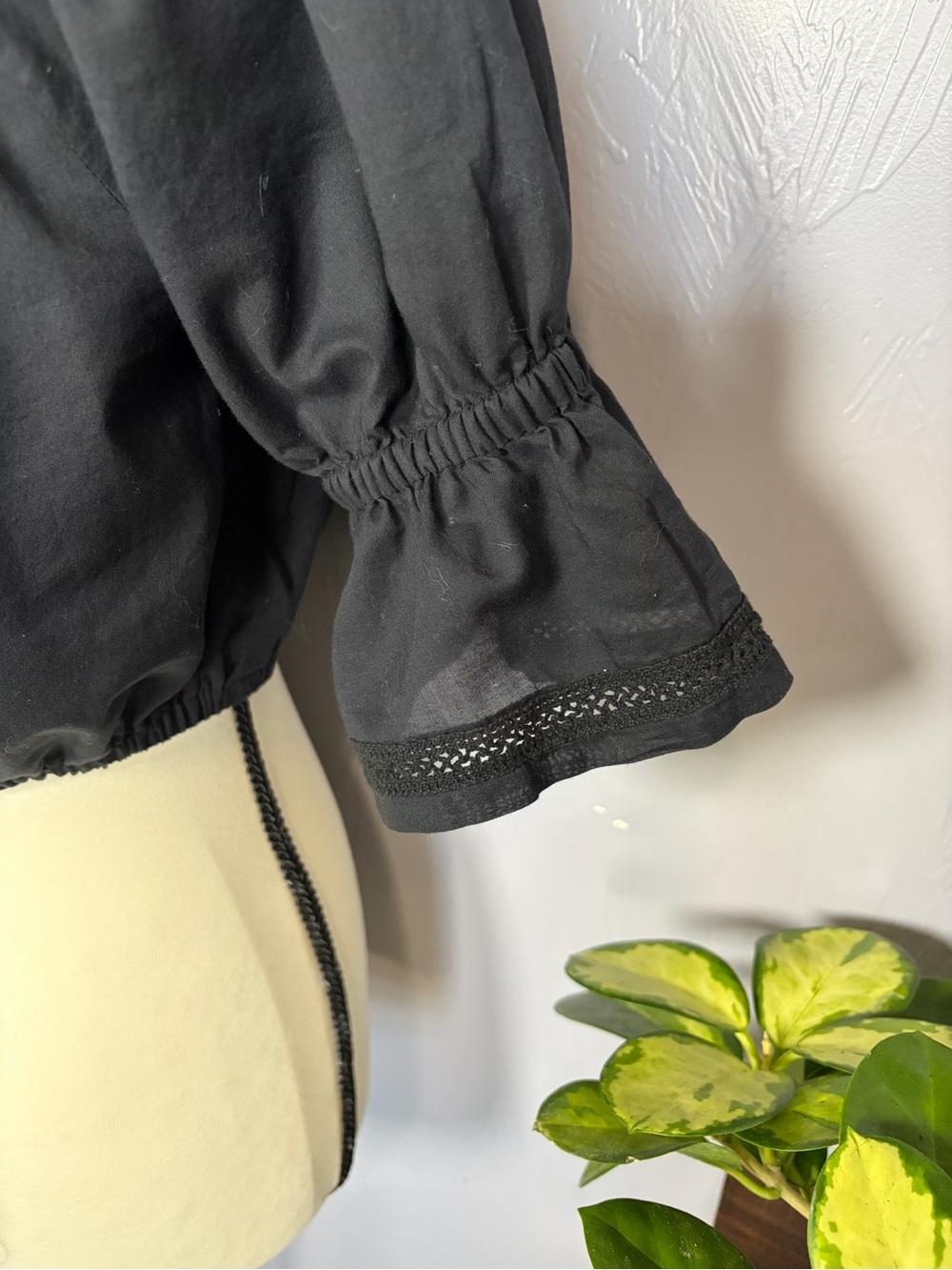 Tory Burch Black Off-Shoulder Embroidered Peasant Crop Top - Picture 5 of 7